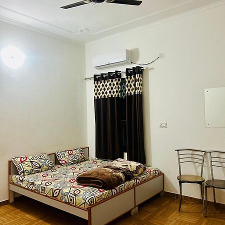 Milan Hotel & Restaurant Sikar ภายนอก รูปภาพ