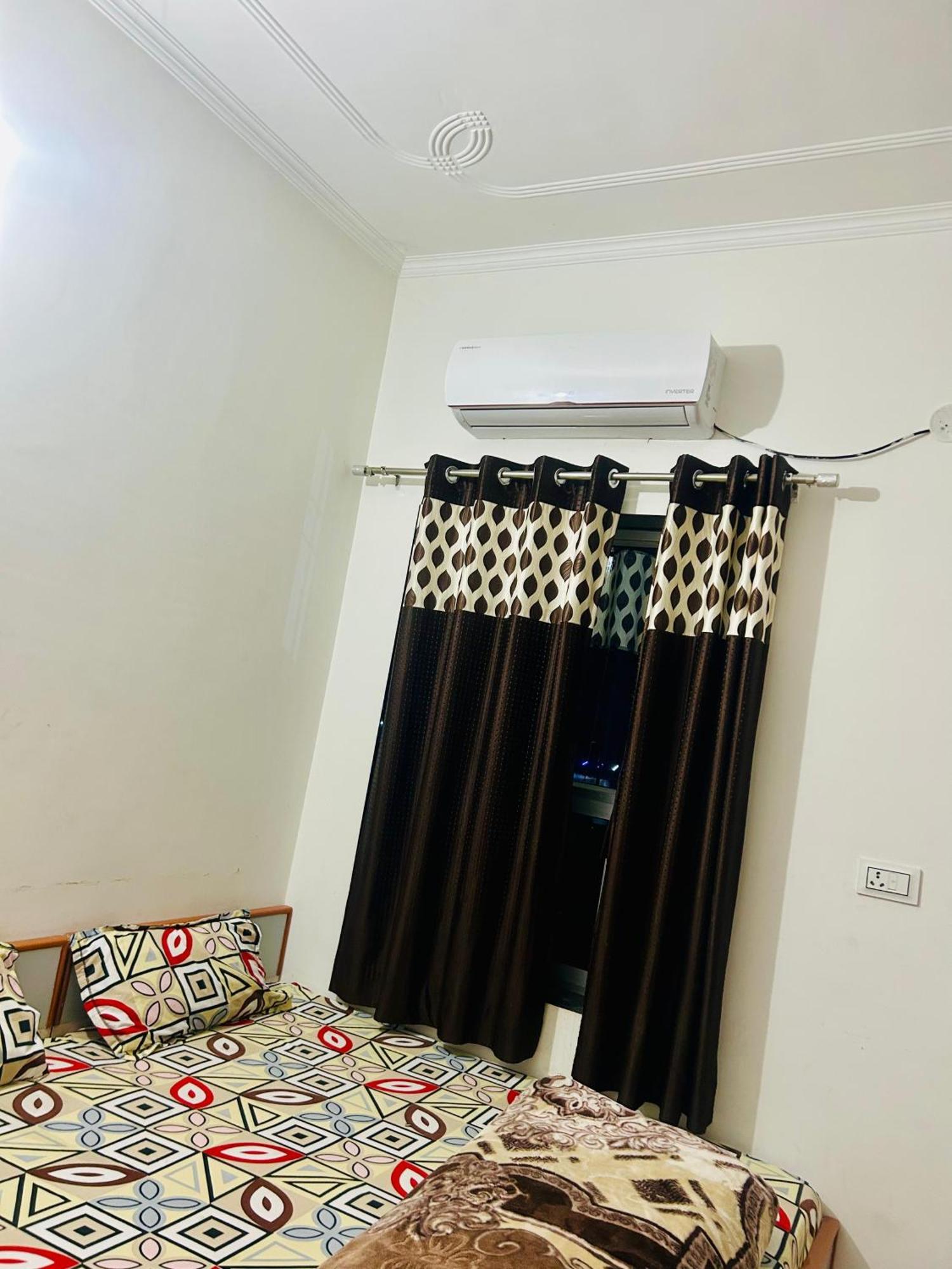 Milan Hotel & Restaurant Sikar ภายนอก รูปภาพ