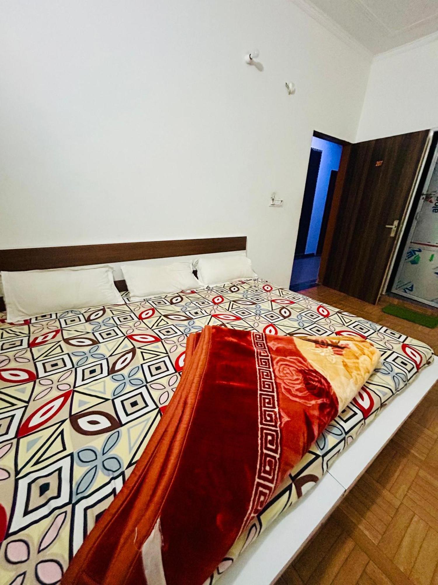 Milan Hotel & Restaurant Sikar ภายนอก รูปภาพ