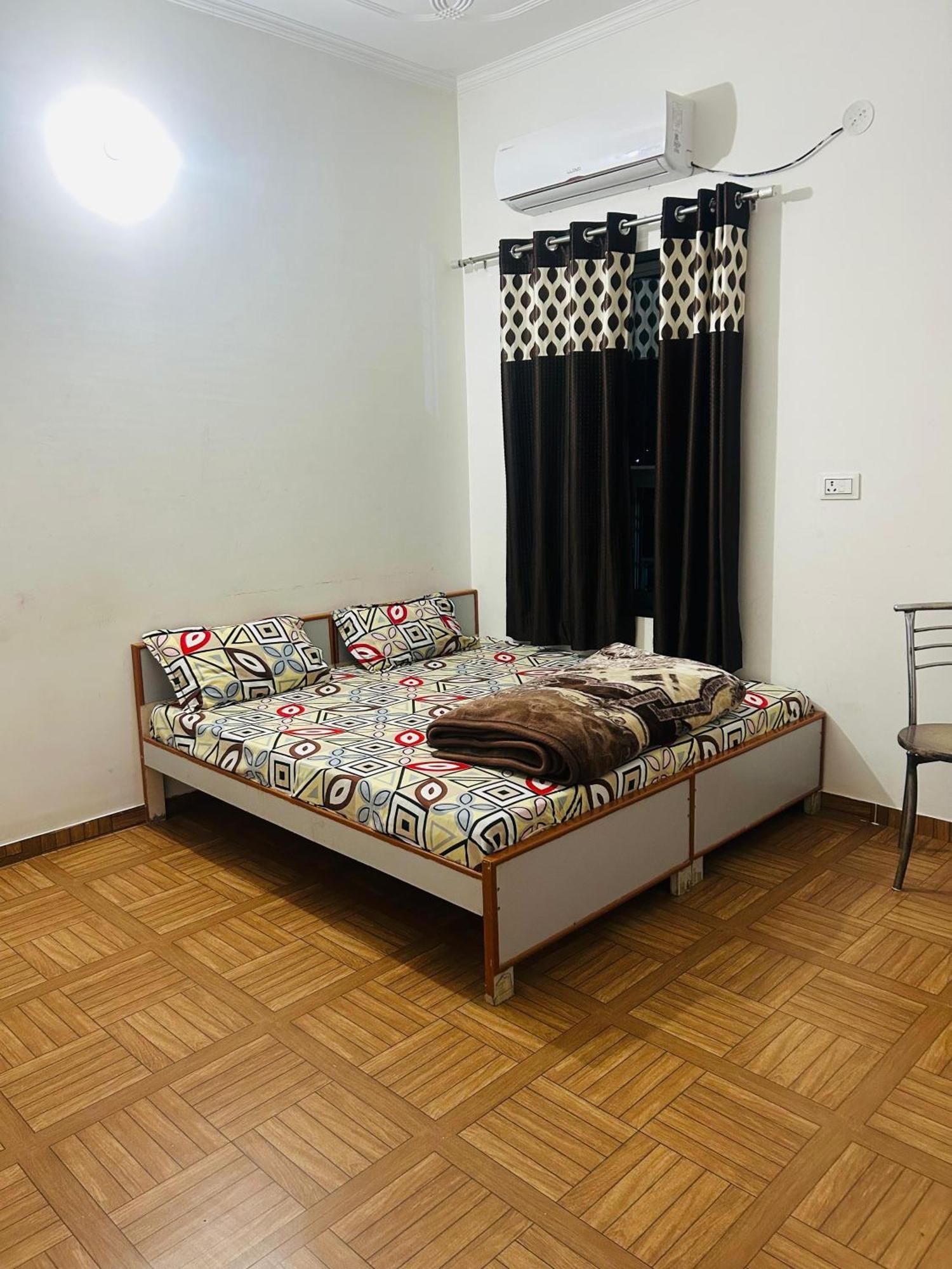 Milan Hotel & Restaurant Sikar ภายนอก รูปภาพ