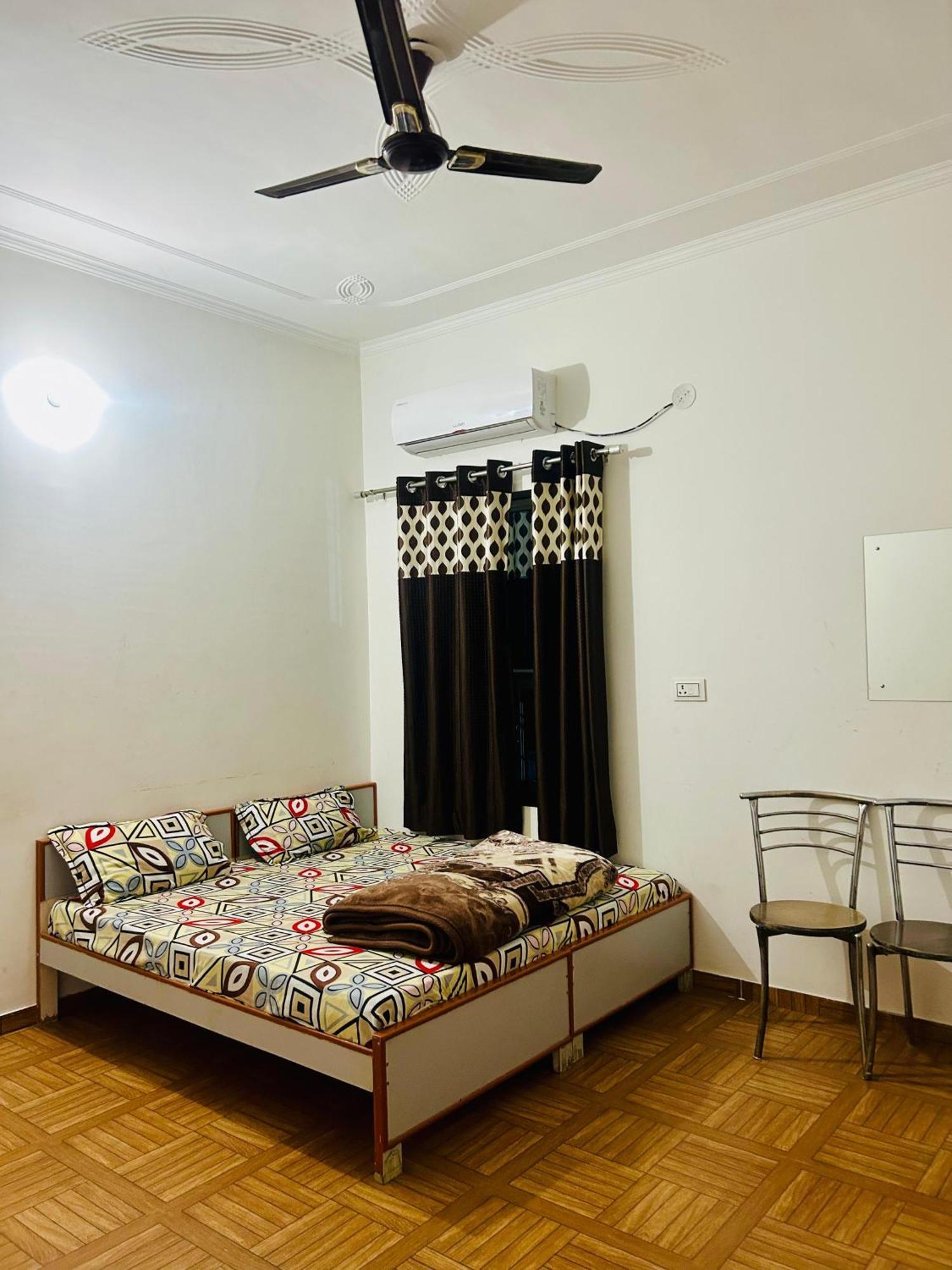Milan Hotel & Restaurant Sikar ภายนอก รูปภาพ