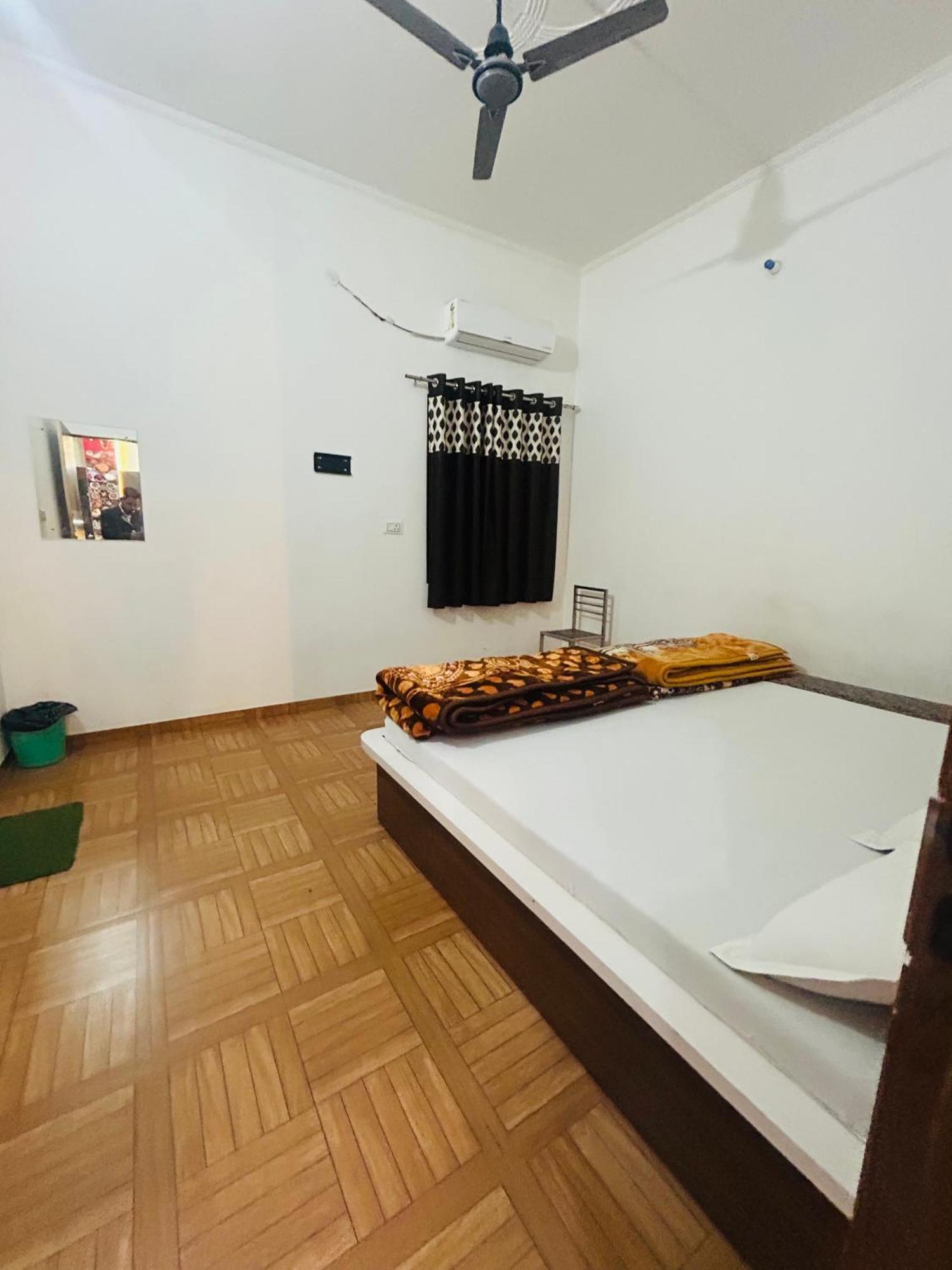 Milan Hotel & Restaurant Sikar ภายนอก รูปภาพ
